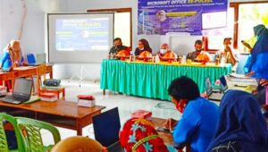 Camat Polsel Takalar Baharuddin Apresisasi Training Microsoft Office Mahasiswa KKP Fisip Unismuh Makassar