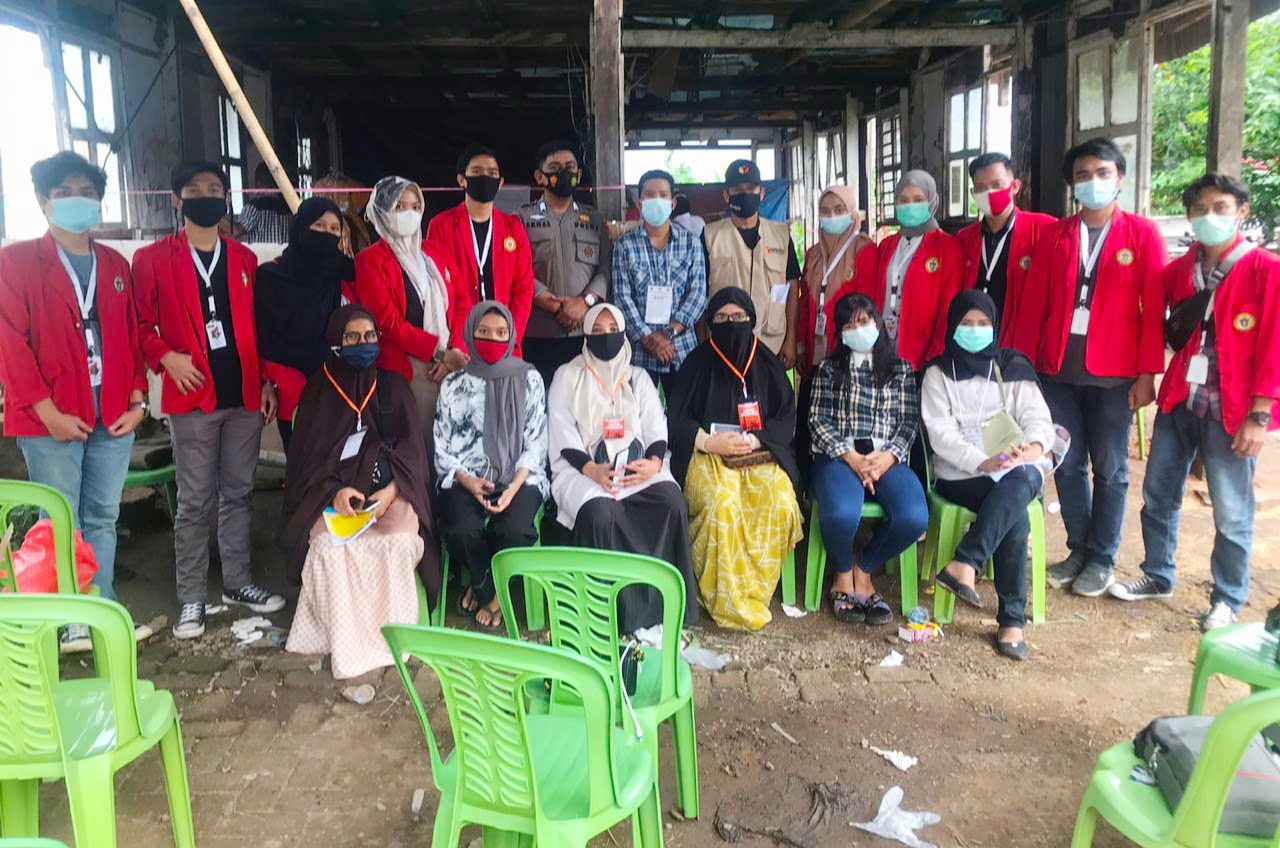 Mahasiswa KKN Unhas 105 Awasi Pilwalkot 2020