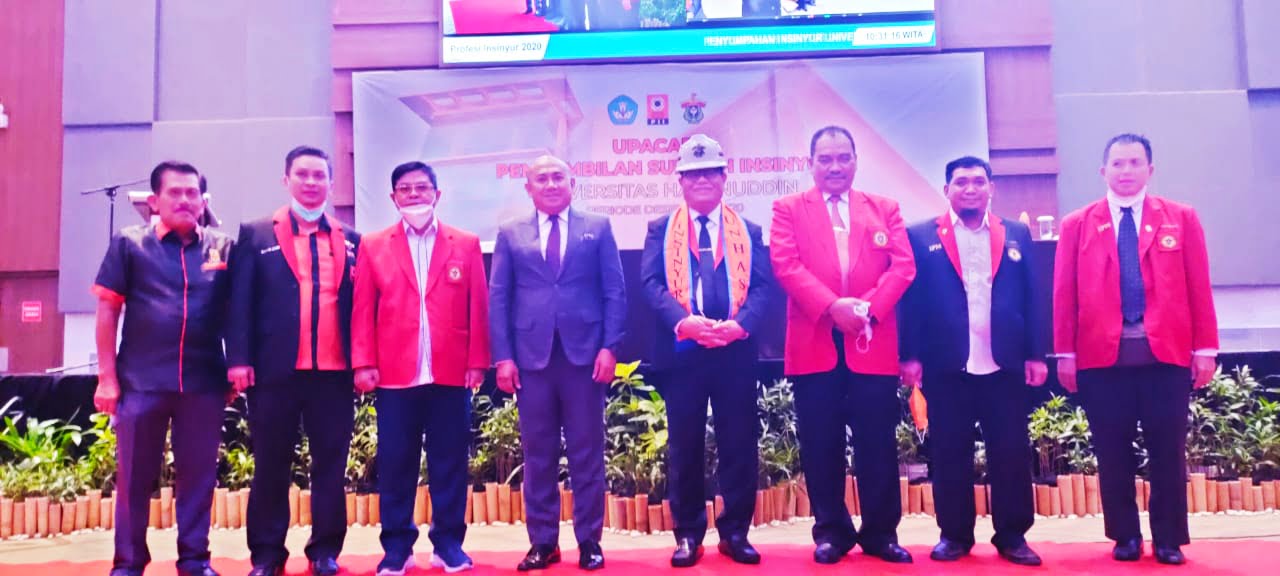 Rektor UNM Raih Gelar Insinyur Profesional Utama 2 Rektor UNM Raih Gelar Insinyur Profesional Utama