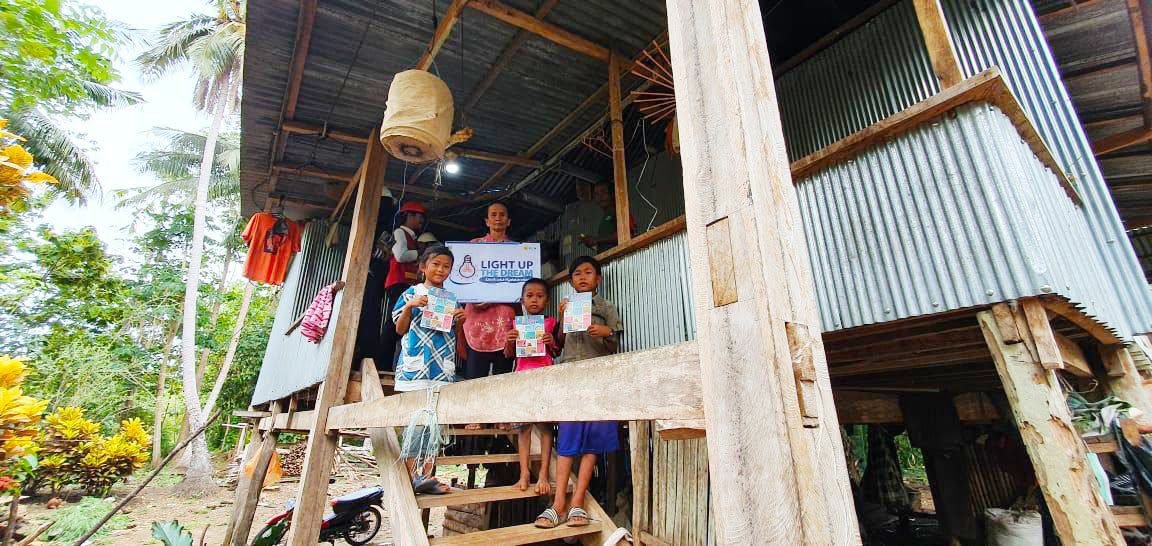 Listrik Untuk Nyalakan Mimpi Ibu Matahari