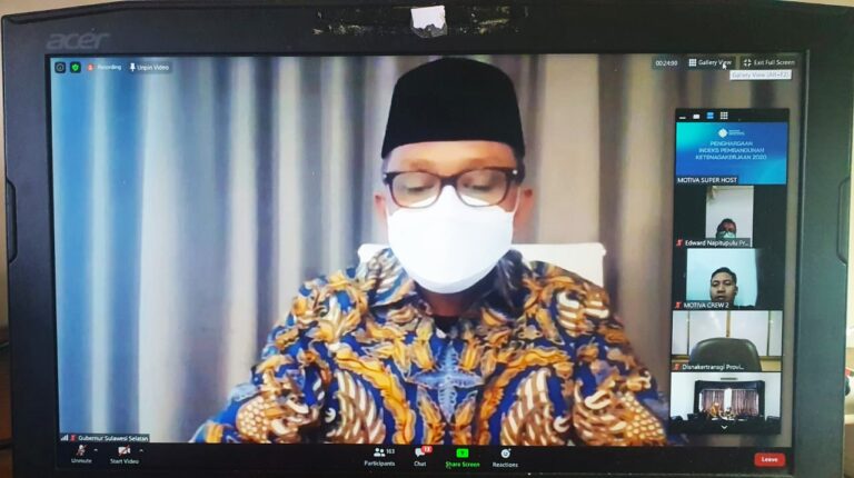 Gubernur Sulsel Terima Penghargaan IPK dari Kemenaker RI 7 Gubernur Sulsel Nurdin Abdullah
