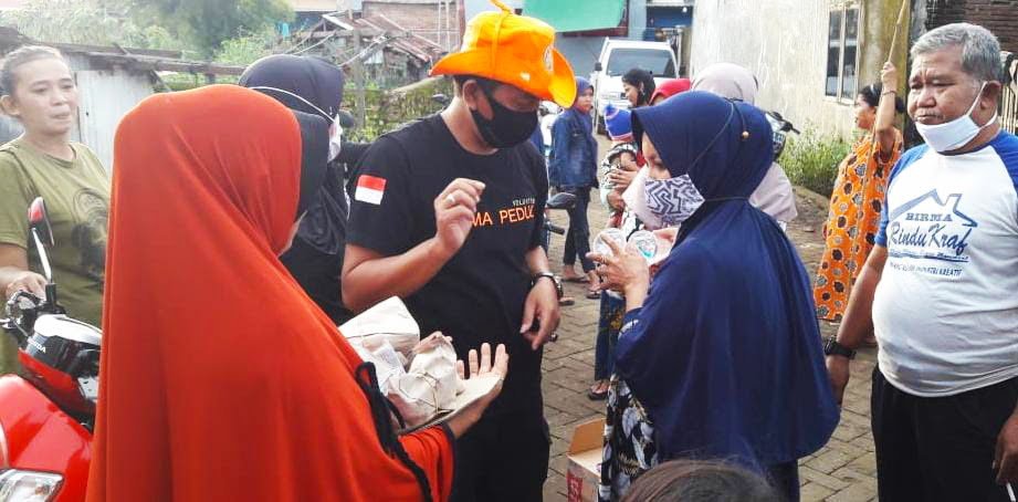 Plt Lurah Biring Romang Pimpin Penyerahan Bantuan Korban Banjir Tamangapa