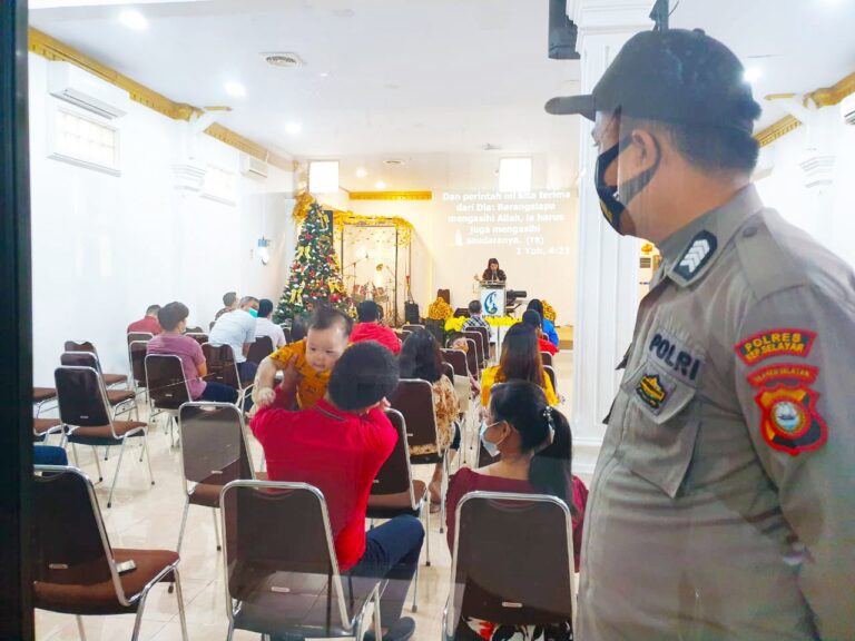 Jamin Kemanan Perayaan Nataru, Polres Selayar Intensifkan Pengamanan Tempat Ibadah 2 Jamin Kemanan Perayaan Nataru, Polres Selayar Intensifkan Pengamanan Tempat Ibadah