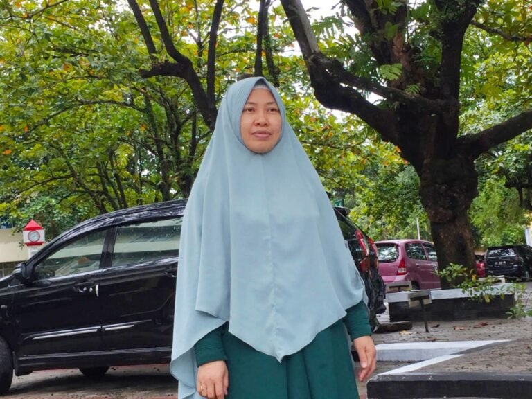 Peningkatan Kasus Covid-19, Kebijakan Amburadul?