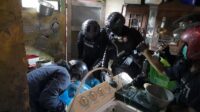 Tim Tubarania Sabhara Polres Gowa Gerebek Lokasi Penjual Miras