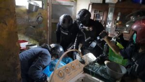 Tim Tubarania Sabhara Polres Gowa Gerebek Lokasi Penjual Miras