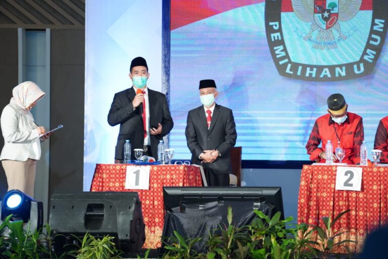 Debat Terakhir Pilkada Pangkep, MYL-SS Akan Lestarikan Budaya Bissu Agar Kembali dikenal 9 WhatsApp Image 2020 11 30 at 19.27.16