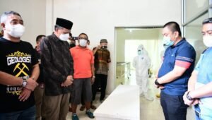 Gubernur Sulsel Lepas Jenazah Thoriq Husler untuk Dimakamkan di Luwu Timur