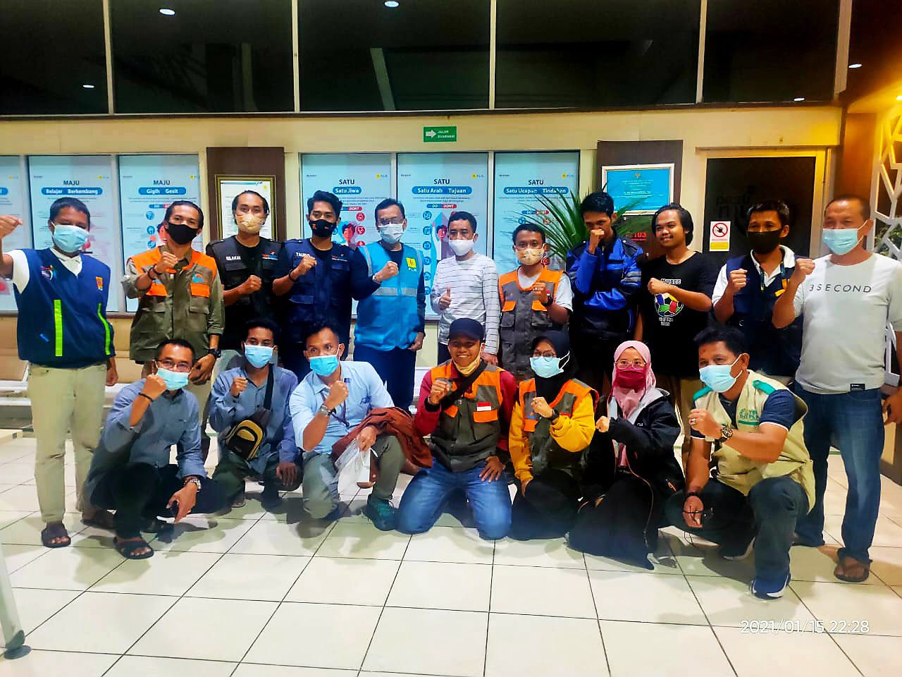 GM PLN Sulselrabar Bersama Relawan Menuju Sulbar Kirim Bantuan