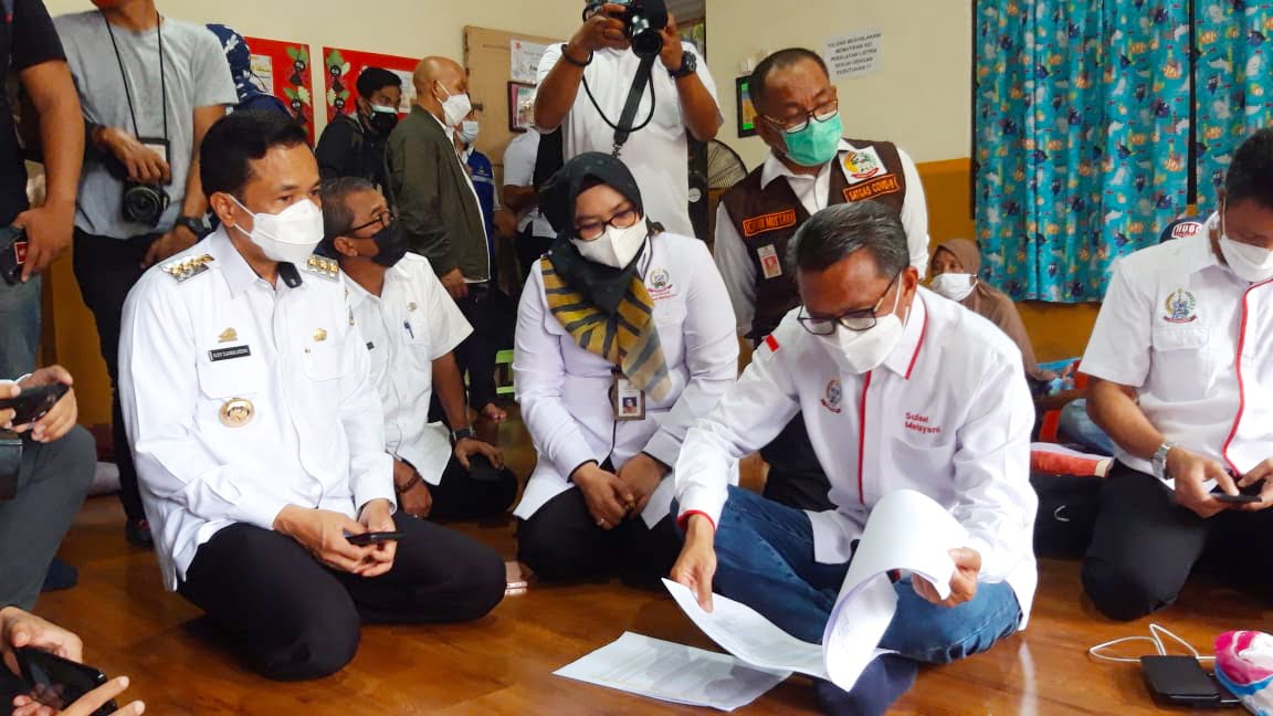 Gubernur Sulsel Pastikan Pengungsi Sulbar Sehat dan Fasilitasi Pemulangan