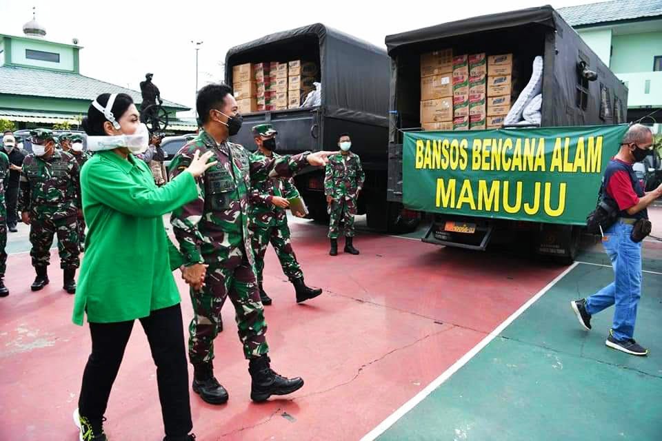 3 Kapal TNI AD Angkut Bantuan Kemanusiaan Menuju Kalsel dan Sulbar