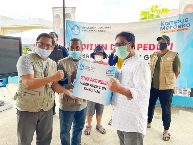 Inilah Jenis Barang Bantuan Ditjen Dikti Kemendikbud Diserahkan ke Korban Gempa Sulbar