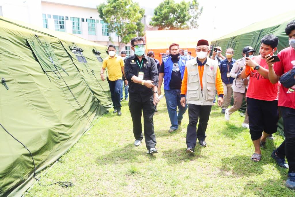 Mentan SYL Serahkan Bantuan Bagi Korban Bencana di Sulbar-Kalsel