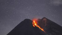 Merapi Meletus Tumpahkan Lava Sejauh 1.500 meter