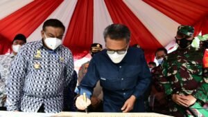 Gubernur NA Bersama Kadis DPK Sulsel Hadiri Peletakan Batu Pertama Pembangunan Perpustakaan di Bone