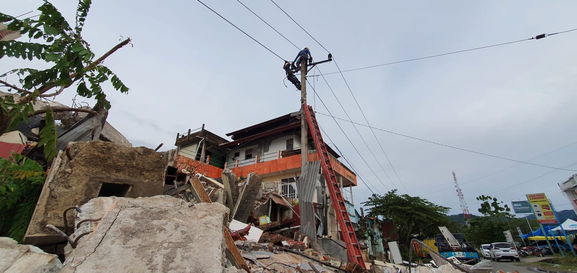 Gubernur Sulbar Apresiasi Gerak Cepat PLN Pulihkan Kelistrikan Terdampak Gempa 2 Gubernur Sulbar Apresiasi Gerak Cepat PLN Pulihkan Kelistrikan Terdampak Gempa