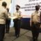 Kapolda Sulsel Serahkan Penghargaan Kepada 2 Satpam Berprestasi