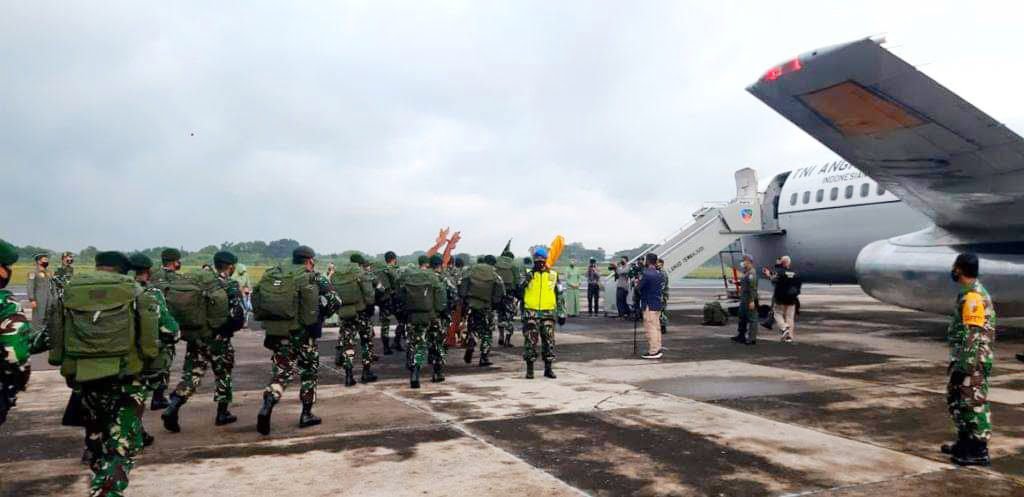 450 Prajurit Yonif Para Raider 501/BY Berangkat Menuju Papua