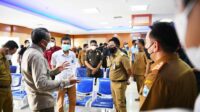 Vaksinasi Covid-19 untuk Nakes Targetkan Selesai Februari