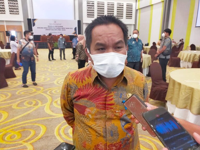 Junaedi Tegaskan Anggaran Pembangunan Stadion Mattoanging telah Siap 5 Kepala Bappelitbangda Sulsel