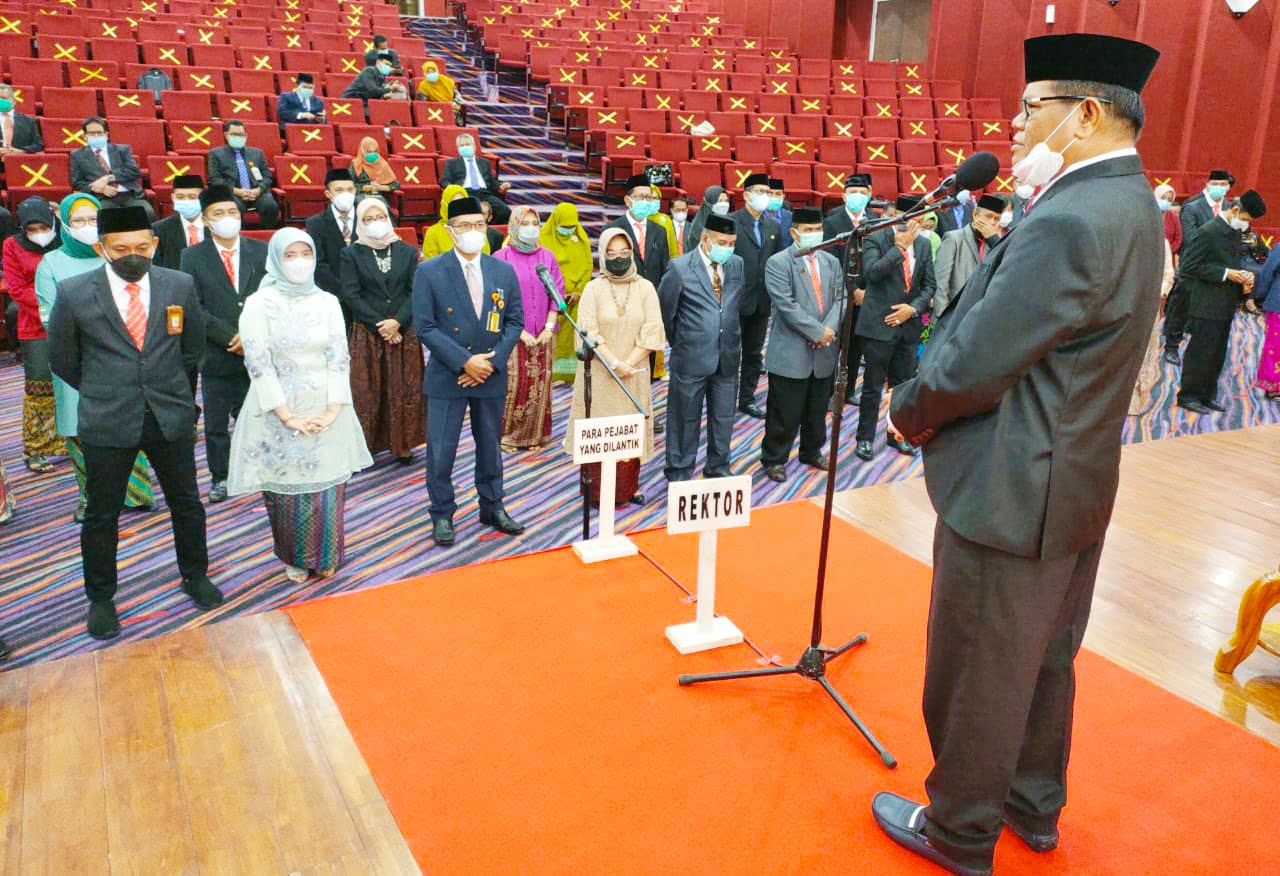 Rektor UNM Lantik 62 Pejabat Fungsional