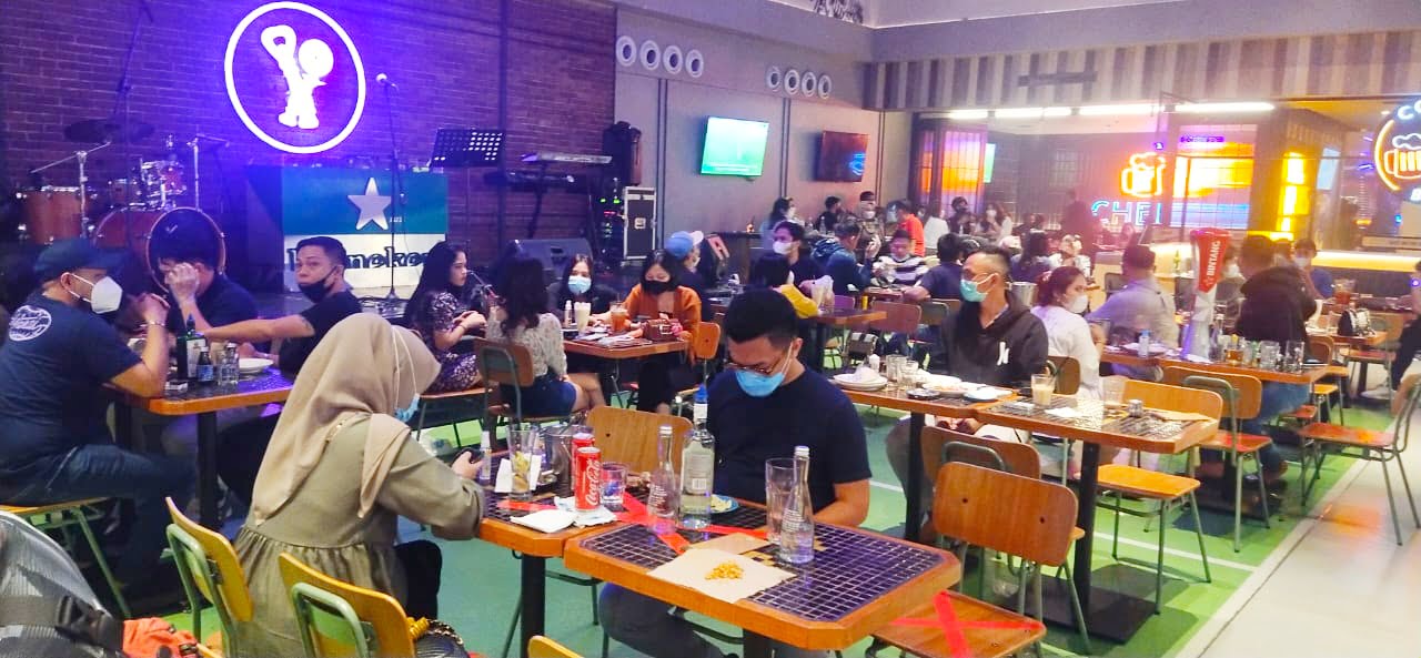 Sidak di Pizza é Birra, Tim Gabungan Temukan Pelanggaran Prokes dan Minol Impor