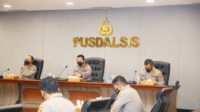 Kabaharkam Dampingi Kapolri Rapat Persiapan PPKM Skala Mikro