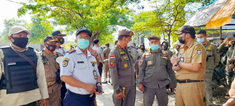 Aktivitas Bongkar Muat Dibahu Jl. Yusuf Dg Ngawing Ditertibkan 1 Aktivitas Bongkar Muat Dibahu Jl. Yusuf Dg Ngawing Ditertibkan