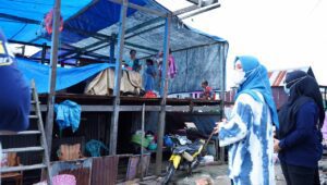 Gerak Cepat, Ketua TP PKK Pangkep Tinjau Lokasi Bencana Angin Puting Beliung
