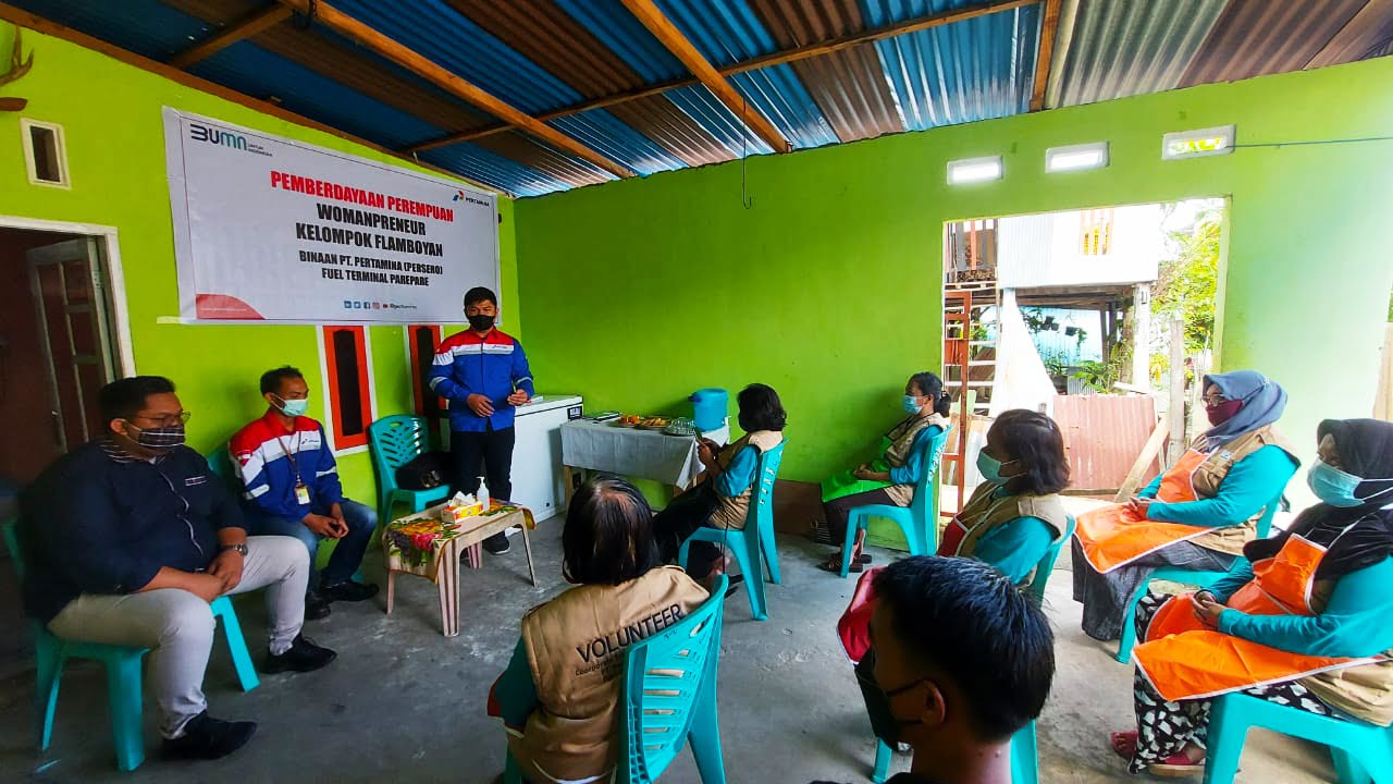 Pertamina Fuel Terminal Parepare Berikan Pelatihan Wirausaha Womanpreneur