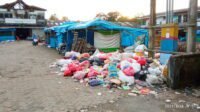 Pedagang Keluhkan Tumpukan Sampah di Pasar Pakalu Bantimurung, Sudah Tebarkan Aroma Tak Sedap