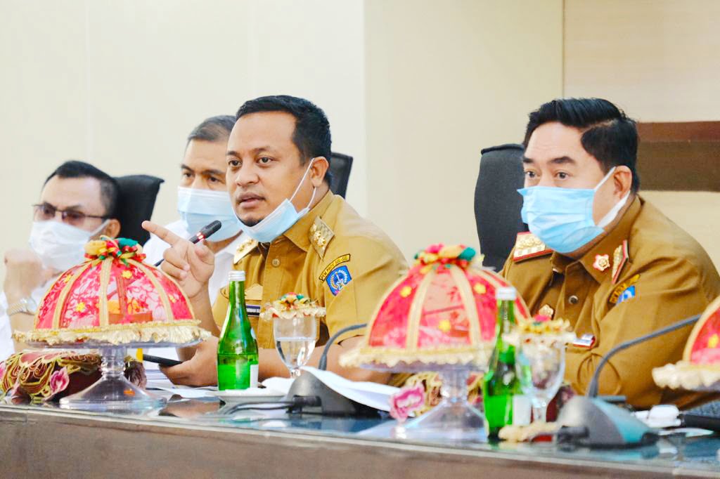 Andi Sudirman Minta Pembangunan Jalan dan Jembatan Dipercepat
