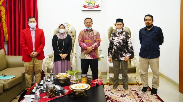 Plt Gubernur Pertegas Komitmennya Merampungkan Masjid 99 Kubah