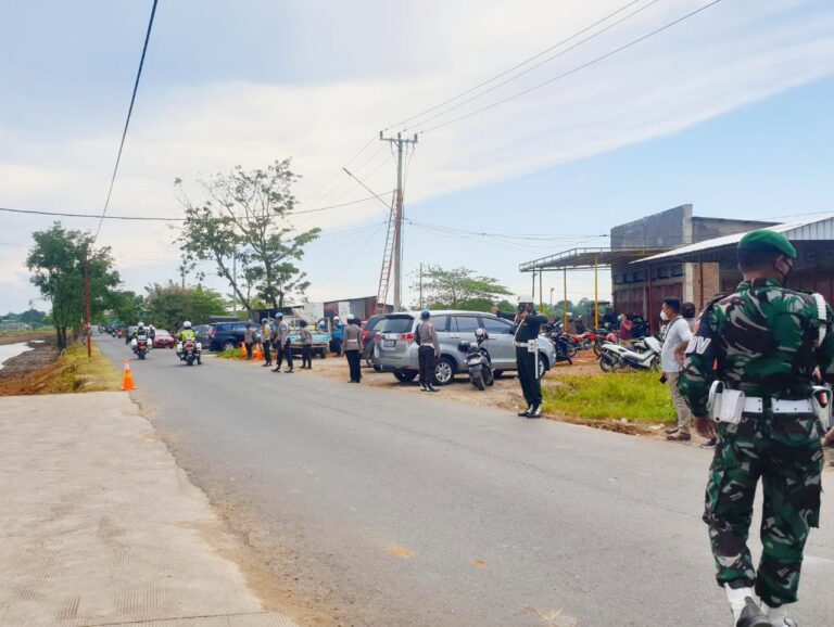Personil Gabungan TNI-Polri Gelar Gladi Pengamanan di Bendungan Regulasi Nipa-Nipa 6 Personil Gabungan TNI-Polri Gelar Gladi Pengamanan di Bendungan Regulasi Nipa-Nipa