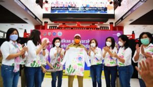 Hadiri Vaksinasi PERWANTI, Wali Kota Makassar Imbau Warga Ikut Vaksin