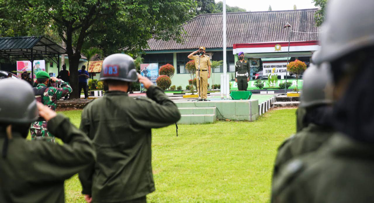Jadi Inspektur Upacara, Danny Tekankan Lawan Covid 19