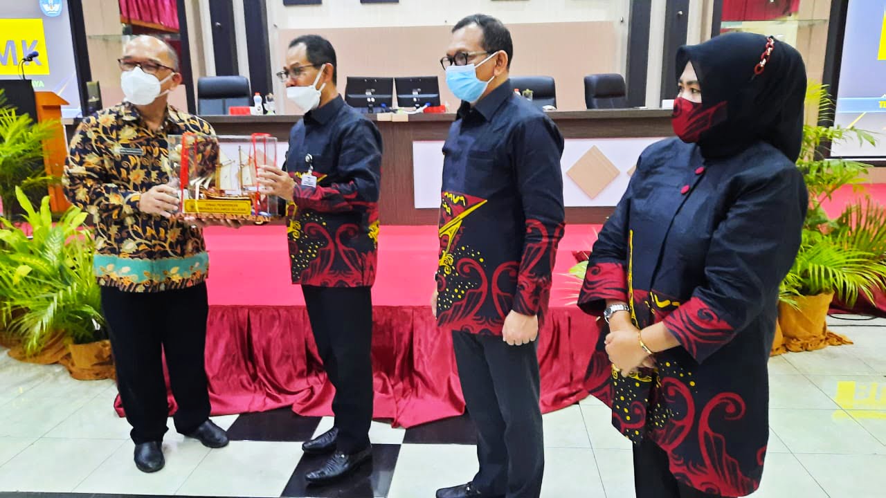 Kadisdik Sulsel bersama Rombongan SMK BLUD Gelar FGD di SMKN 5 Surabaya