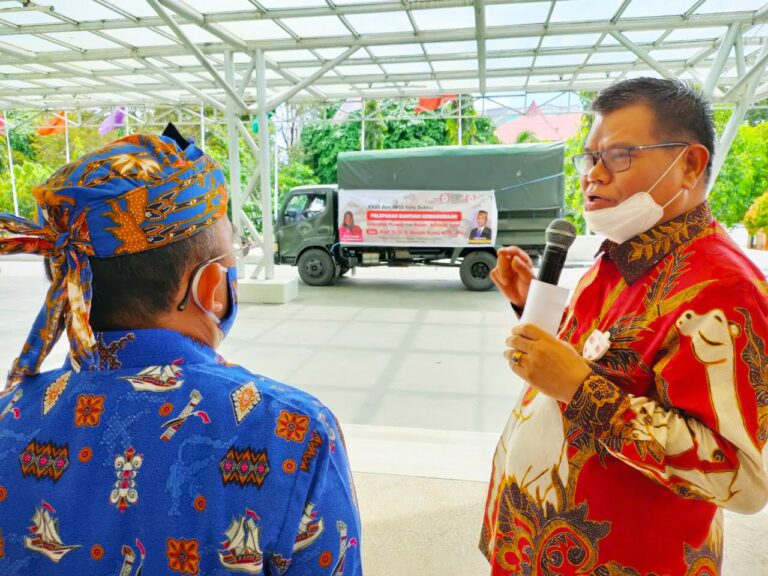 Rektor UNM Lepas Bantuan Kemanusiaan KKSS BPD Bekasi Menuju Sulbar