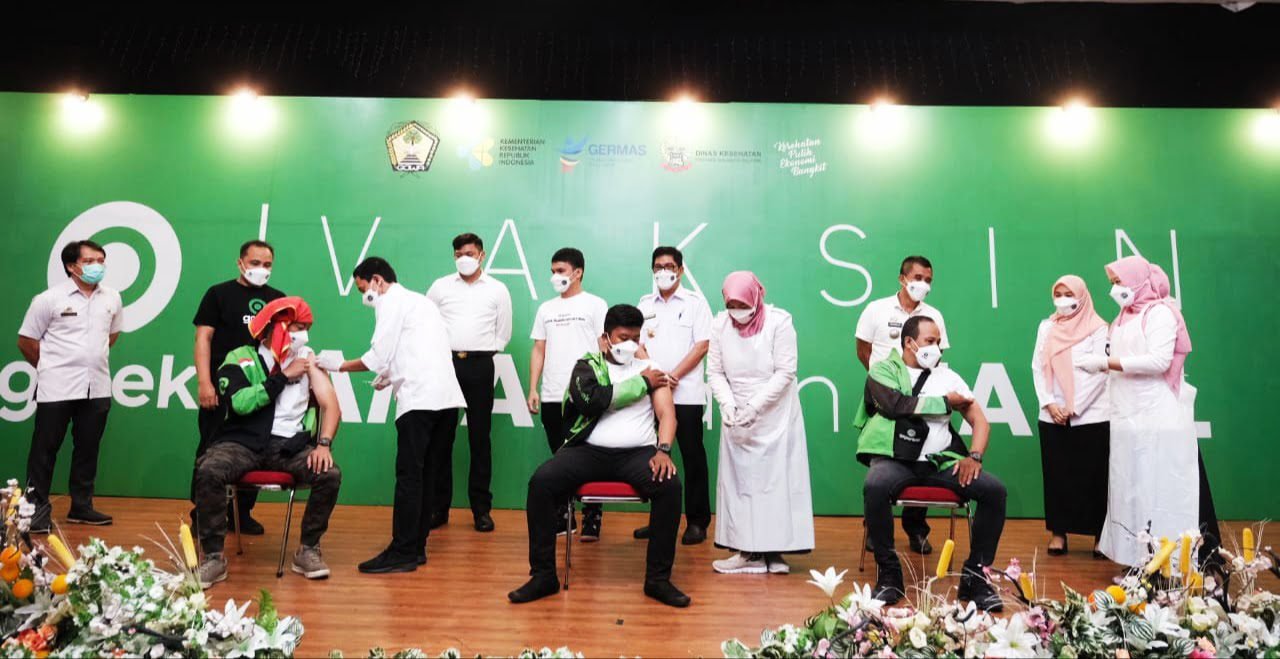 300 Mitra Gojek di Gowa Ikut Vaksinasi Covid-19