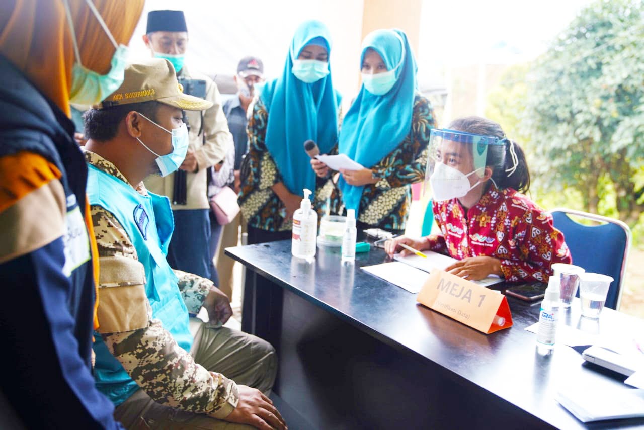Tinjau Vaksinasi di Luwu, Plt Gubernur: Dalam Rangka Persiapan Sekolah Tatap Muka 2 Tinjau Vaksinasi Di Luwu, Plt Gubernur: Dalam Rangka Persiapan Sekolah Tatap Muka