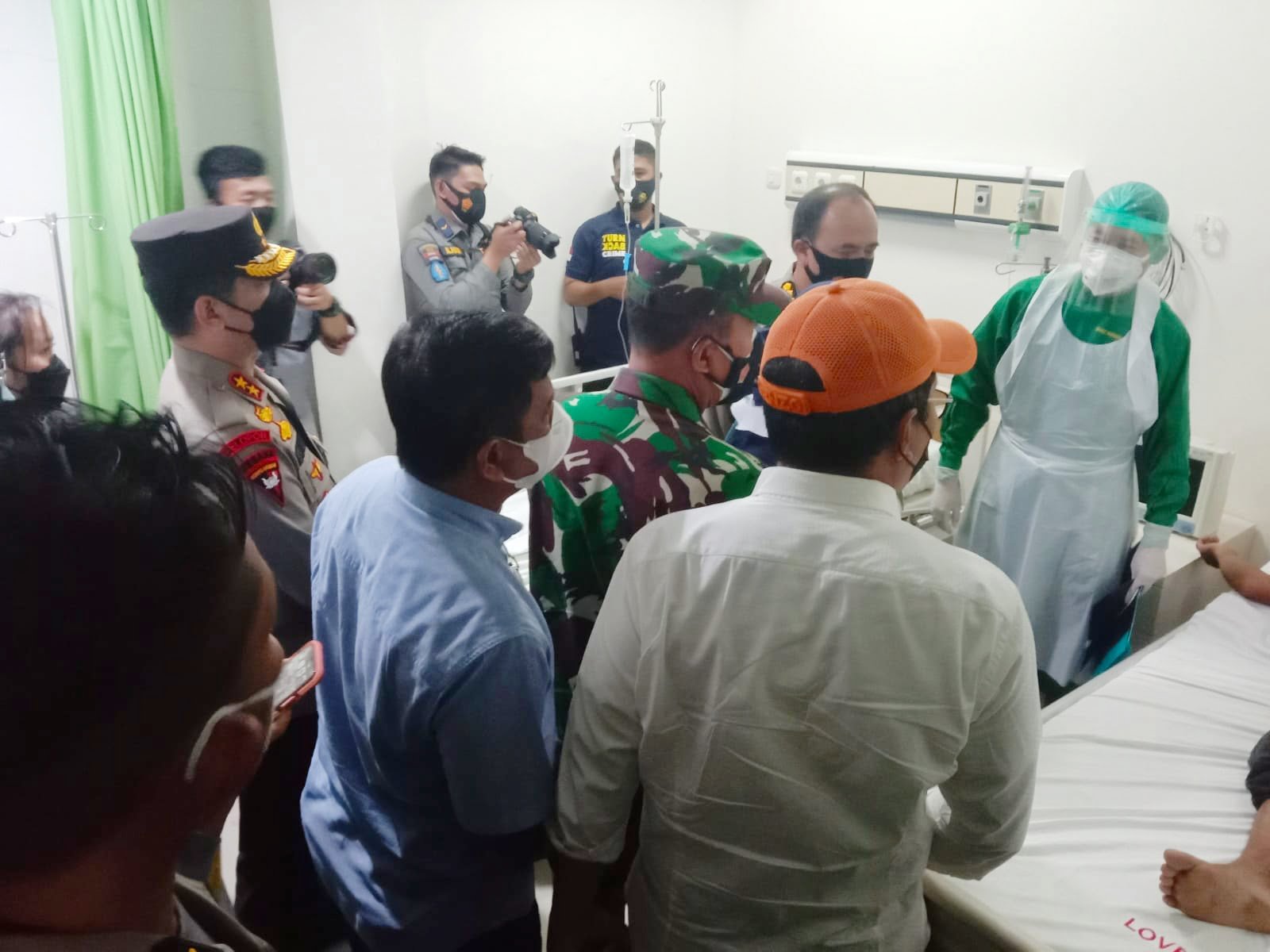 Wali Kota Jenguk Korban Gereja Katedral, Berikan Dukungan Moril