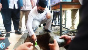 Danny Lakukan Peletakan Batu Pertama Pembangunan Asrama Stiba