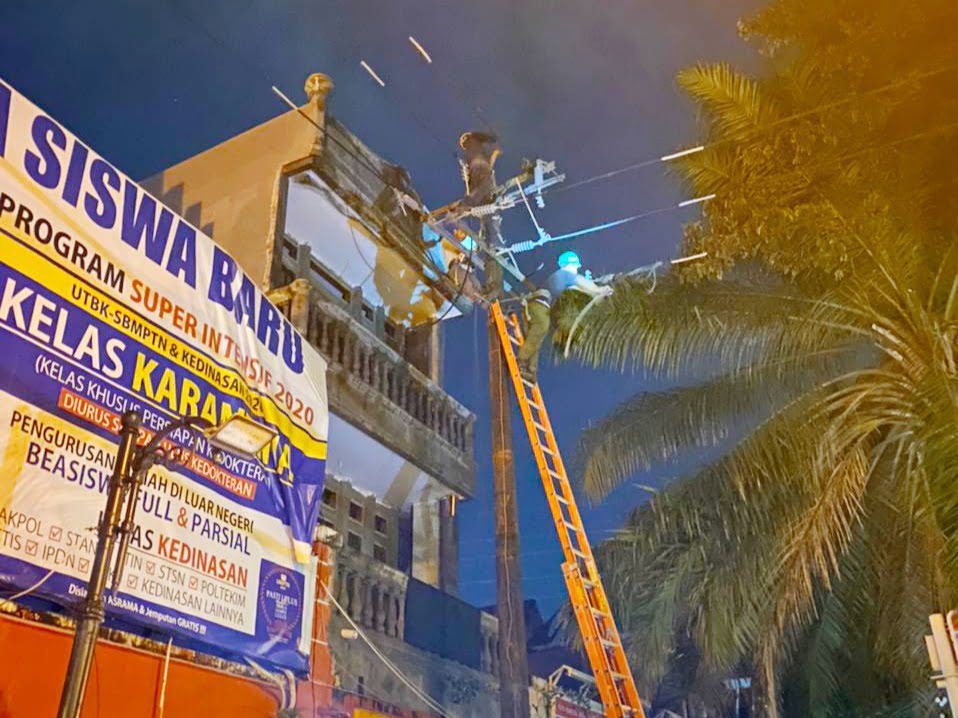 Kondisi Cuaca Ekstrim, Tak Halangi PLN Pulihkan Gangguan Listrik