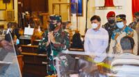 Dampingi Panglima TNI Tinjau Gereja, Plt Gubernur Minta Masyarakat Percayakan Pengamanan Ke TNI-Polri