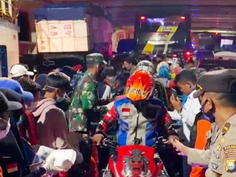 KMP Bontoharu 15 Jam Terombang-Ambing di Laut, Plt Gub Sulsel: Alhamdulillah penumpang aman dan sehat 4 KMP Bontoharu 15 Jam Terombang-Ambing di Laut, Plt Gub Sulsel: Alhamdulillah penumpang aman dan sehat