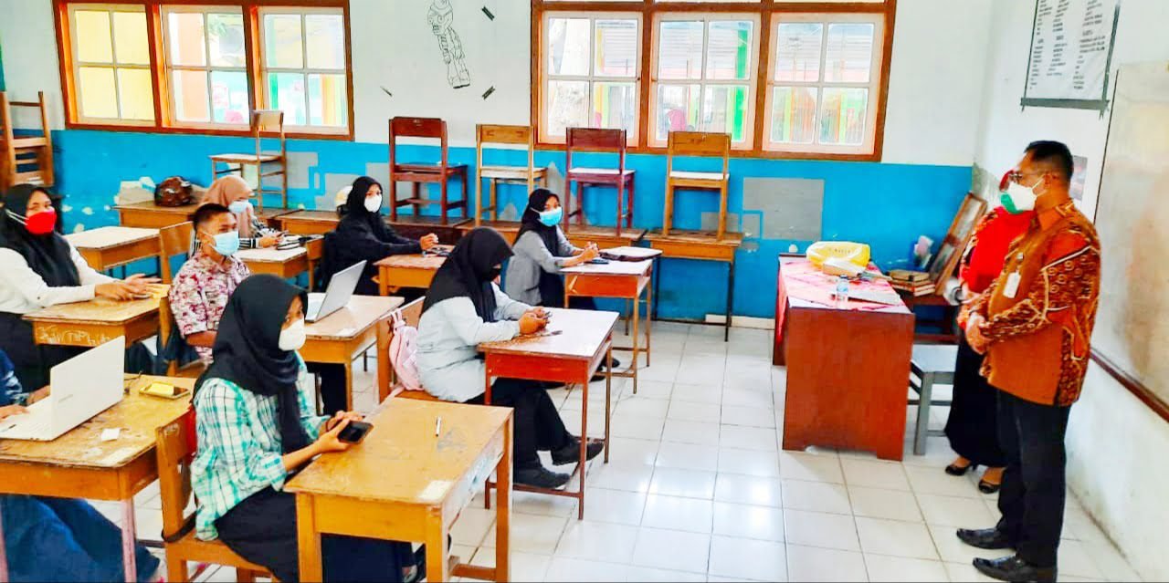 Kunker ke Selayar, Prof Jufri Pantau US Beberapa SMA dan SMK