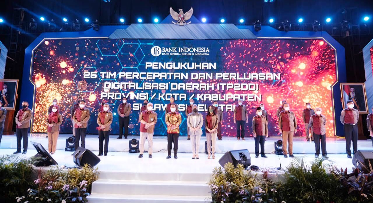 Hadiri Pengukuhan TP2DD Sulsel, Bupati Adnan Dukung Penerapan Transaksi Elektronik
