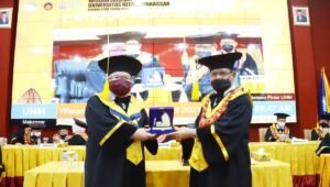 Kepada Wisudawan UNM, Menristek: Budaya Inovasi menjadi Kunci Indonesia Maju