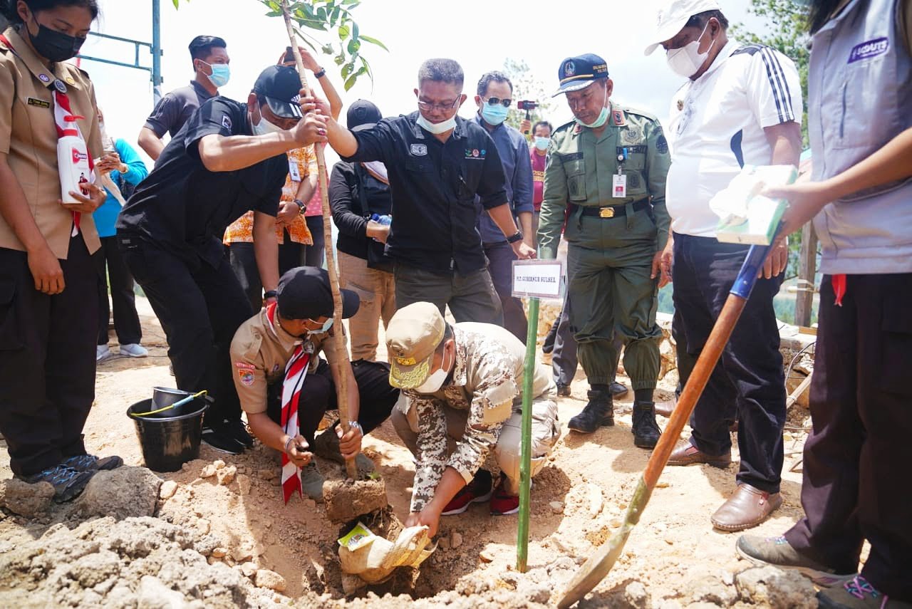 Menindaklanjuti Instruksi Jokowi, Plt Gubernur Siap Hijaukan Bandara Buntu Kunik Toraja