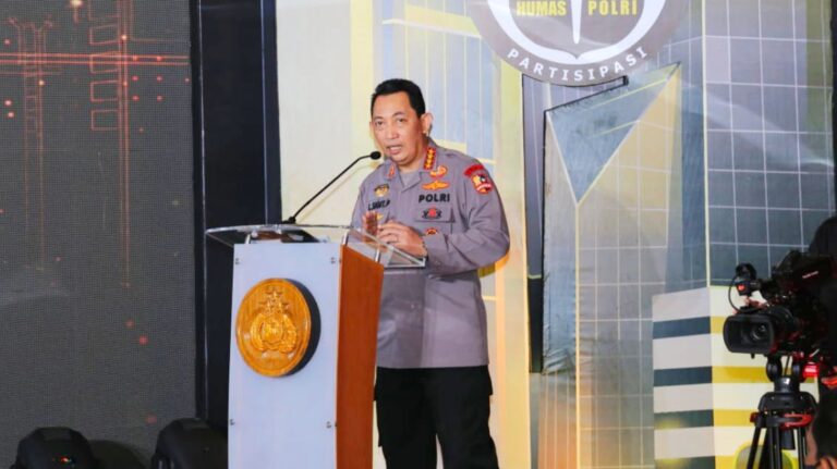 Kapolri Perintahkan Jajaran Bhabinkamtibmas Data Warga yang tidak Kebagian Sembako 4 Listyo Sigit Prabowo